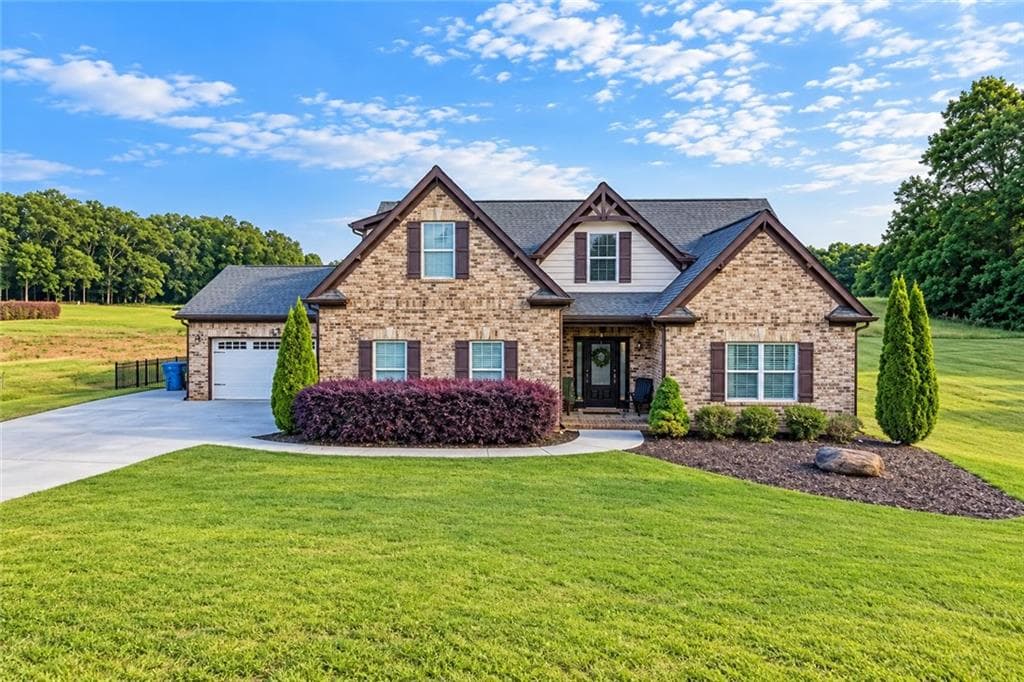 4 bedroom, 5 bathroom, 2,701 sq ft single family residence for sale at 47 Emmaline Lane, Jefferson, GA 30549