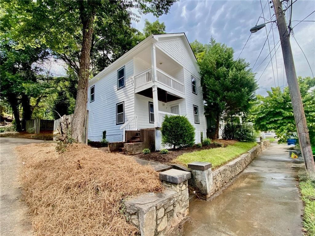 3 bedroom, 3 bathroom, 1,452 sq ft single family residence for sale at 1169 Mcdaniel Street, Atlanta, GA 30310 — photo 3