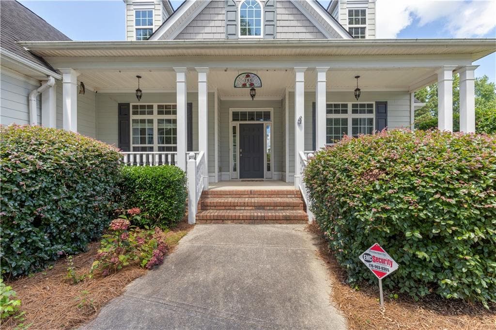 4 bedroom, 3 bathroom, 2,467 sq ft single family residence for sale at 155 Rose Creek Drive, Covington, GA 30014 — photo 2