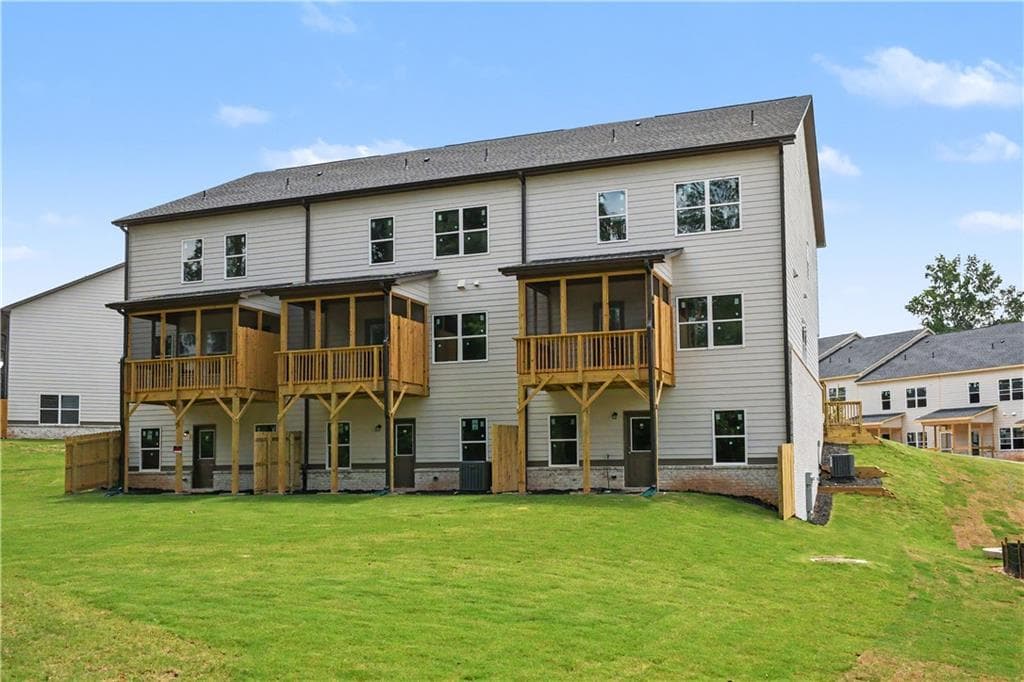4 bedroom, 3 bathroom, 3,064 sq ft townhouse for sale at 4253 Fern River Trail 12, Norcross, GA 30093 — photo 2