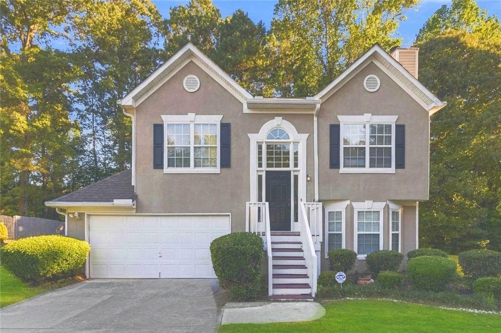 3 bedroom, 3 bathroom, 1,896 sq ft single family residence for sale at 3060 Harvest Circle, Fairburn, GA 30213
