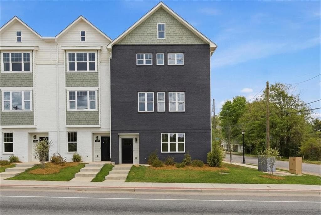 4 bedroom, 4 bathroom, 2,072 sq ft townhouse for sale at 208 Mission Way, Atlanta, GA 30315