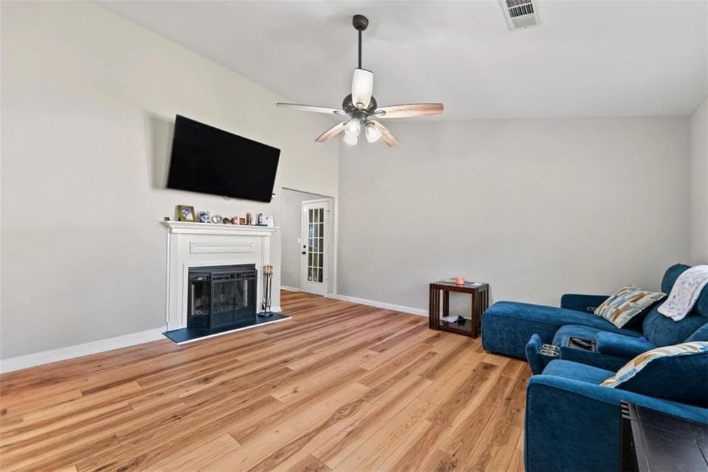 3 bedroom, 2 bathroom, 1,514 sq ft single family residence for sale at 290 Stony Brook Circle, Jackson, GA 30233 — photo 3