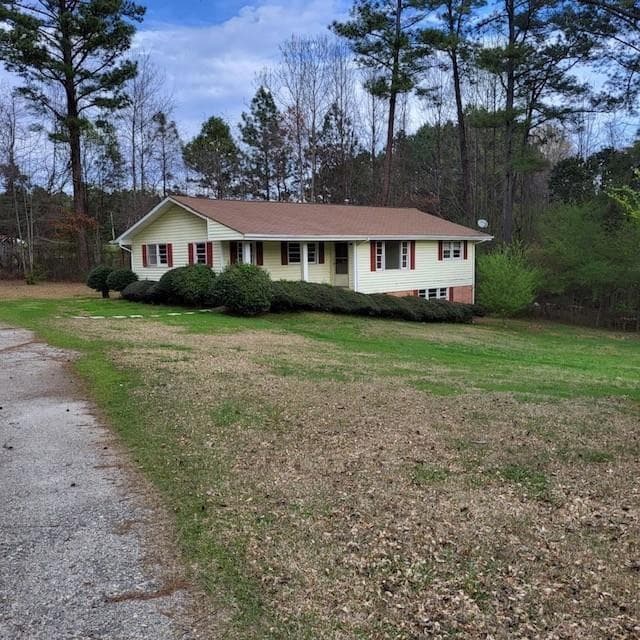 4 bedroom, 4 bathroom, 2,300 sq ft single family residence for rent at 620 Greenwood Acres Drive, Cumming, GA 30040 for $2,300 a month — photo 1 of 2
