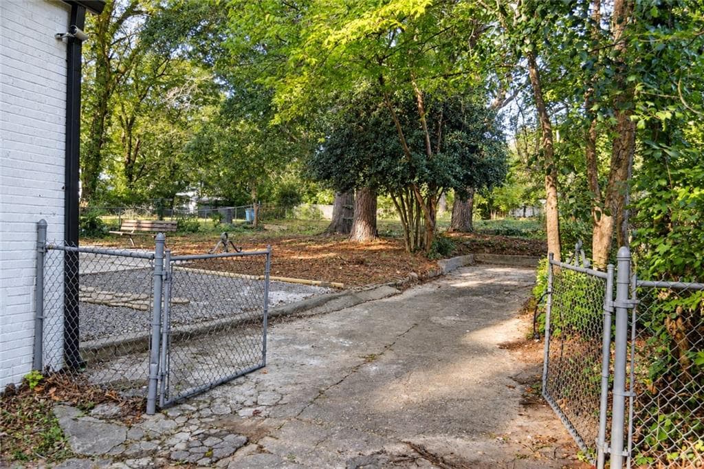 3 bedroom, 2 bathroom, 1,530 sq ft single family residence for sale at 2499 Sylvan Road, East Point, GA 30344 — photo 2
