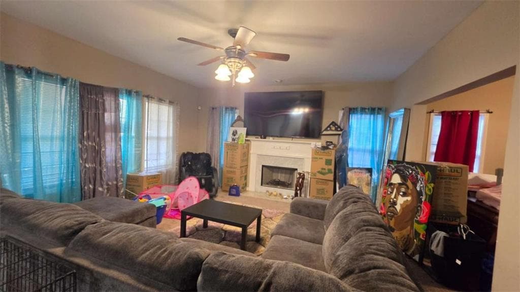 3 bedroom, 3 bathroom, 2,148 sq ft single family residence for sale at 1423 Metropolitan Parkway, Atlanta, GA 30310 — photo 3