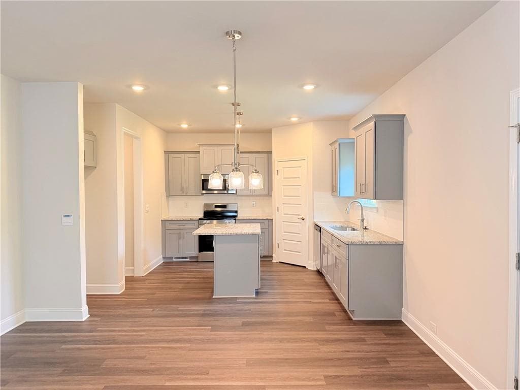5 bedroom, 4 bathroom, 2,307 sq ft single family residence for sale at 450 Magnolia Grove Place, Cornelia, GA 30531 — photo 10