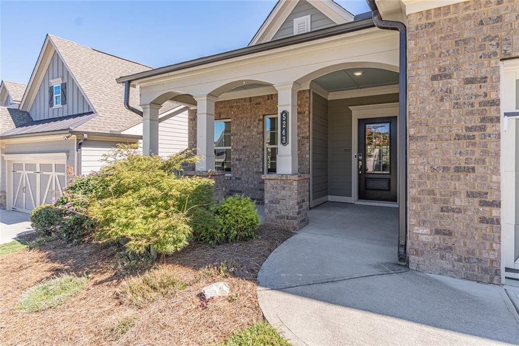 3 bedroom, 3 bathroom, 2,693 sq ft single family residence for sale at 5243 Noble Oak Cove, Gainesville, GA 30504 — photo 3