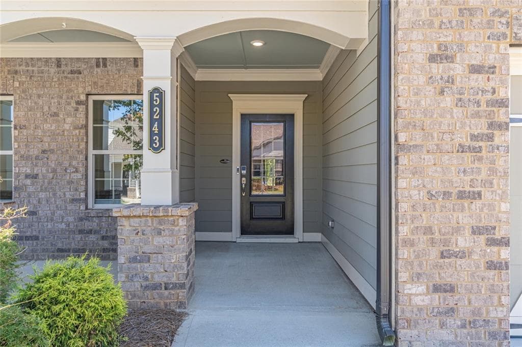 3 bedroom, 3 bathroom, 2,693 sq ft single family residence for sale at 5243 Noble Oak Cove, Gainesville, GA 30504 — photo 4
