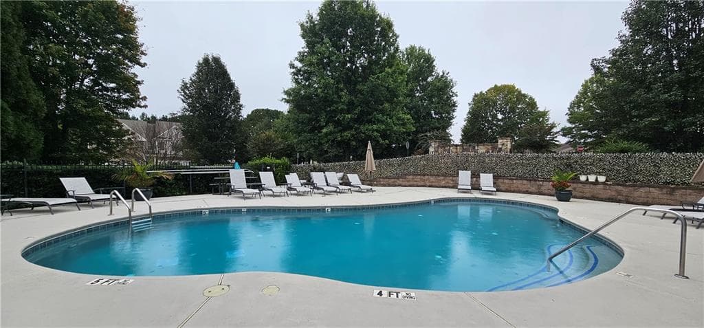 3 bedroom, 4 bathroom, 1,948 sq ft townhouse for sale at 5820 Broadway Lane, Cumming, GA 30041 — photo 5