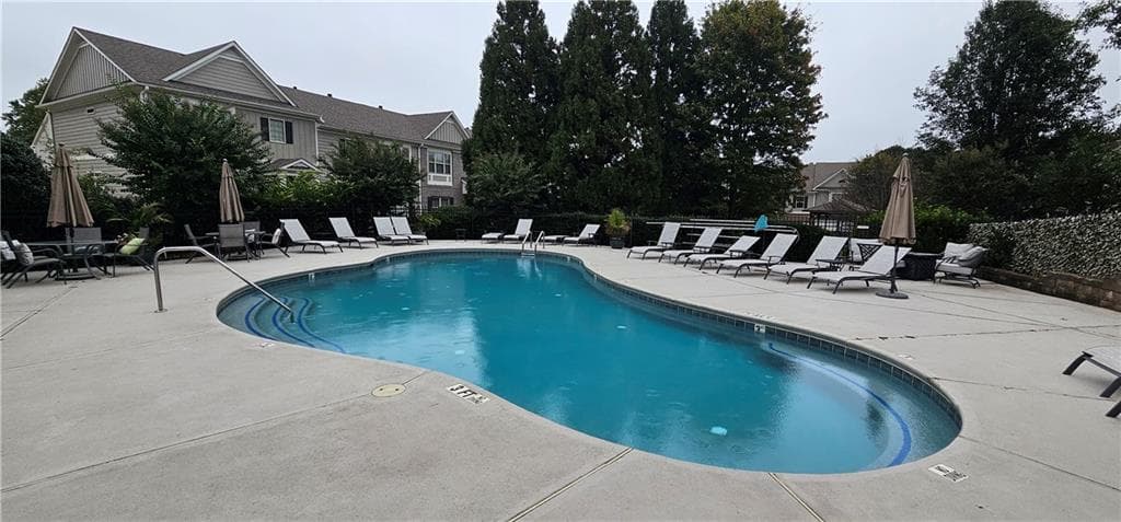3 bedroom, 4 bathroom, 1,948 sq ft townhouse for sale at 5820 Broadway Lane, Cumming, GA 30041 — photo 6