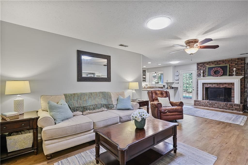 4 bedroom, 2 bathroom, 2,076 sq ft single family residence for sale at 84 Lake Somerset Drive, Marietta, GA 30064 — photo 5