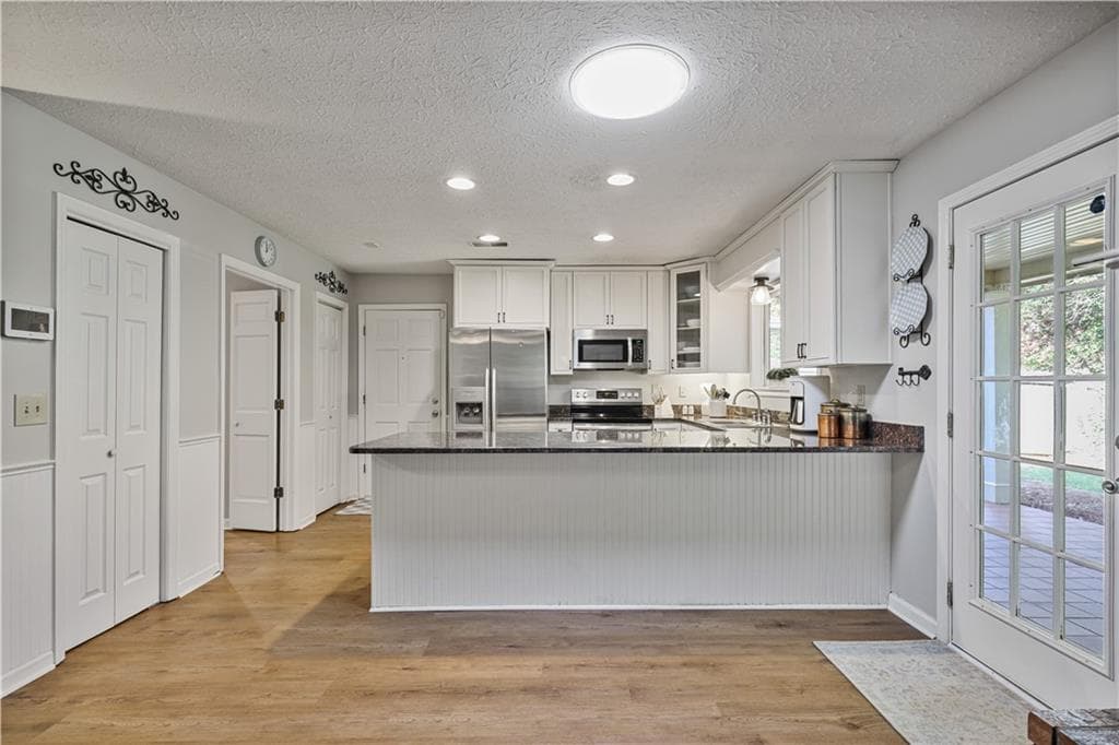 4 bedroom, 2 bathroom, 2,076 sq ft single family residence for sale at 84 Lake Somerset Drive, Marietta, GA 30064 — photo 7
