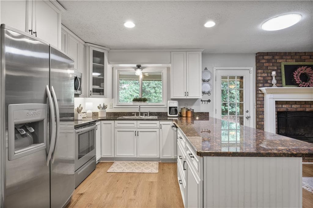 4 bedroom, 2 bathroom, 2,076 sq ft single family residence for sale at 84 Lake Somerset Drive, Marietta, GA 30064 — photo 8