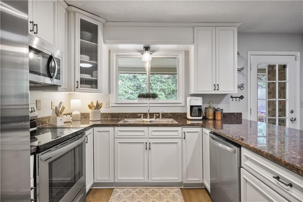 4 bedroom, 2 bathroom, 2,076 sq ft single family residence for sale at 84 Lake Somerset Drive, Marietta, GA 30064 — photo 9