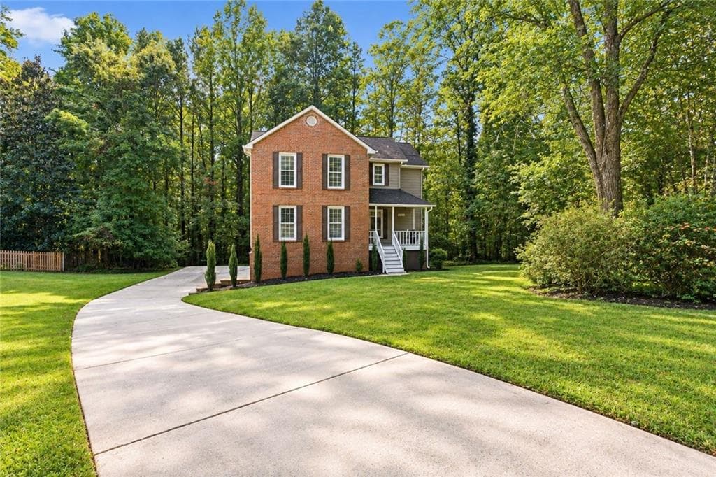 3 bedroom, 3 bathroom, 1,828 sq ft single family residence for sale at 5881 Pavillion Drive, Powder Springs, GA 30127 — photo 2