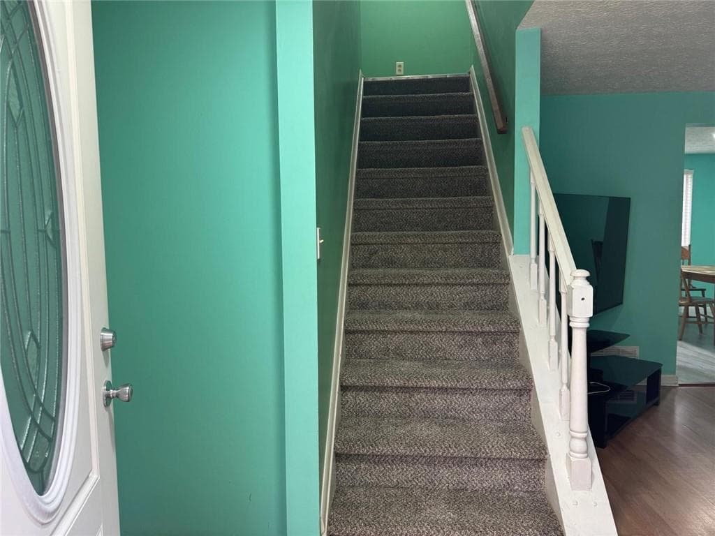 4 bedroom, 3 bathroom, 1,724 sq ft single family residence for sale at 485 Worthington Hills Court, Roswell, GA 30076 — photo 4