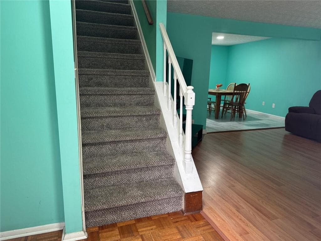 4 bedroom, 3 bathroom, 1,724 sq ft single family residence for sale at 485 Worthington Hills Court, Roswell, GA 30076 — photo 5