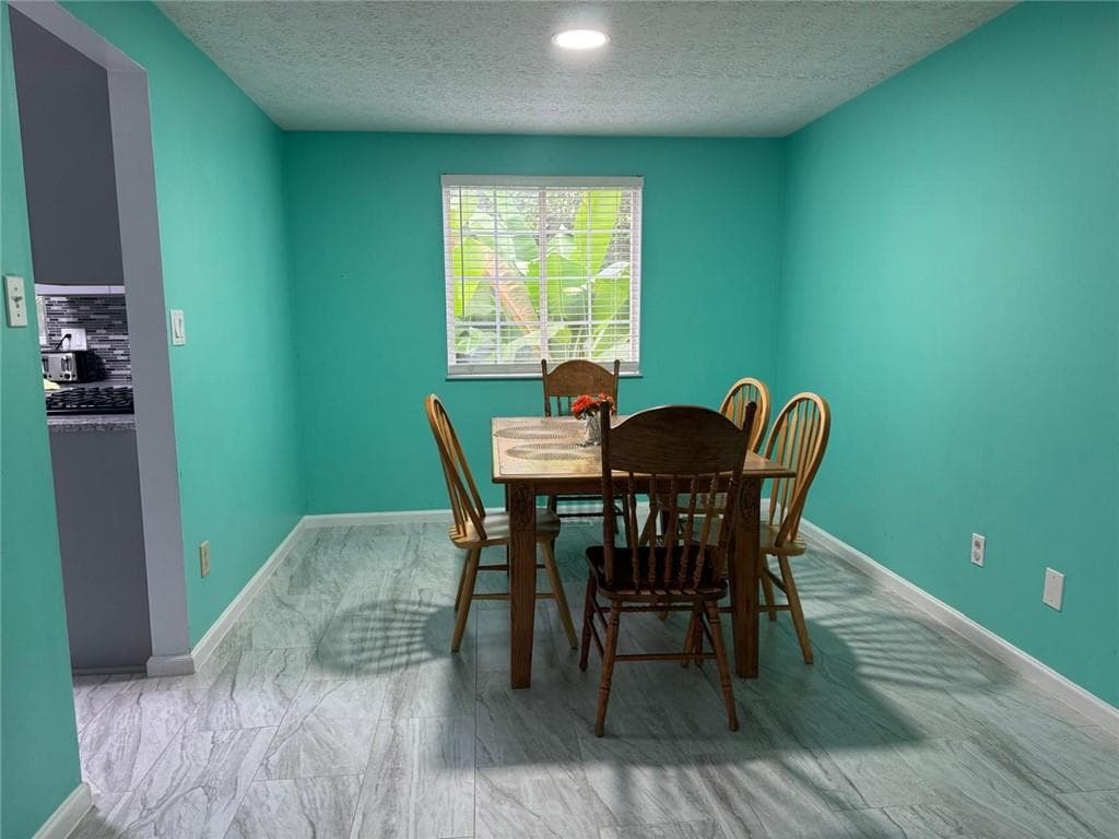 4 bedroom, 3 bathroom, 1,724 sq ft single family residence for sale at 485 Worthington Hills Court, Roswell, GA 30076 — photo 8