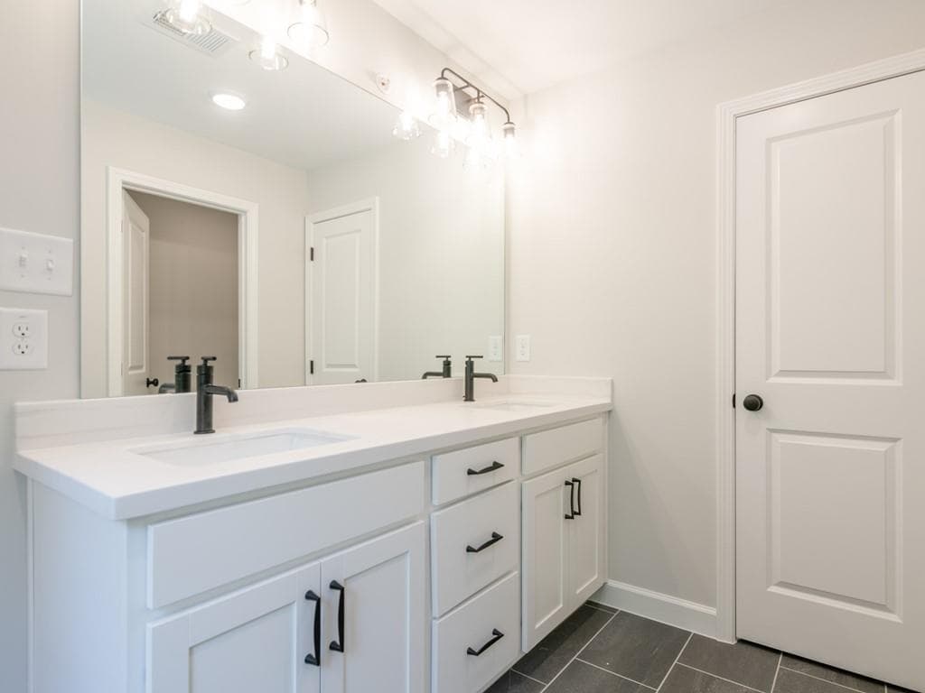 3 bedroom, 3 bathroom, 1,805 sq ft townhouse for sale at 755 Kaufman Lane, Mableton, GA 30126 — photo 8