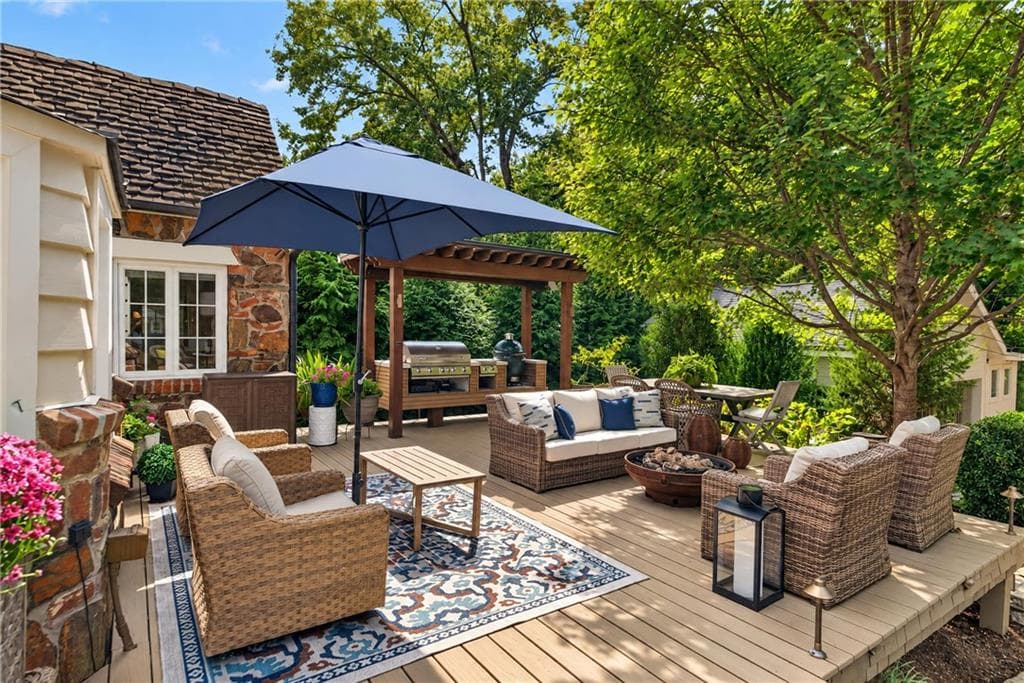 3 bedroom, 3 bathroom, 2,431 sq ft single family residence for sale at 3626 Kingsboro Road, Atlanta, GA 30319 — photo 3