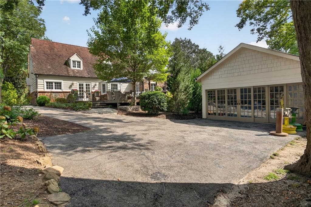 3 bedroom, 3 bathroom, 2,431 sq ft single family residence for sale at 3626 Kingsboro Road, Atlanta, GA 30319 — photo 4
