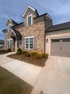 3 bedroom, 3 bathroom, 2,939 sq ft single family residence for sale at 5350 Keepsake Court, Cumming, GA 30040 — photo 2