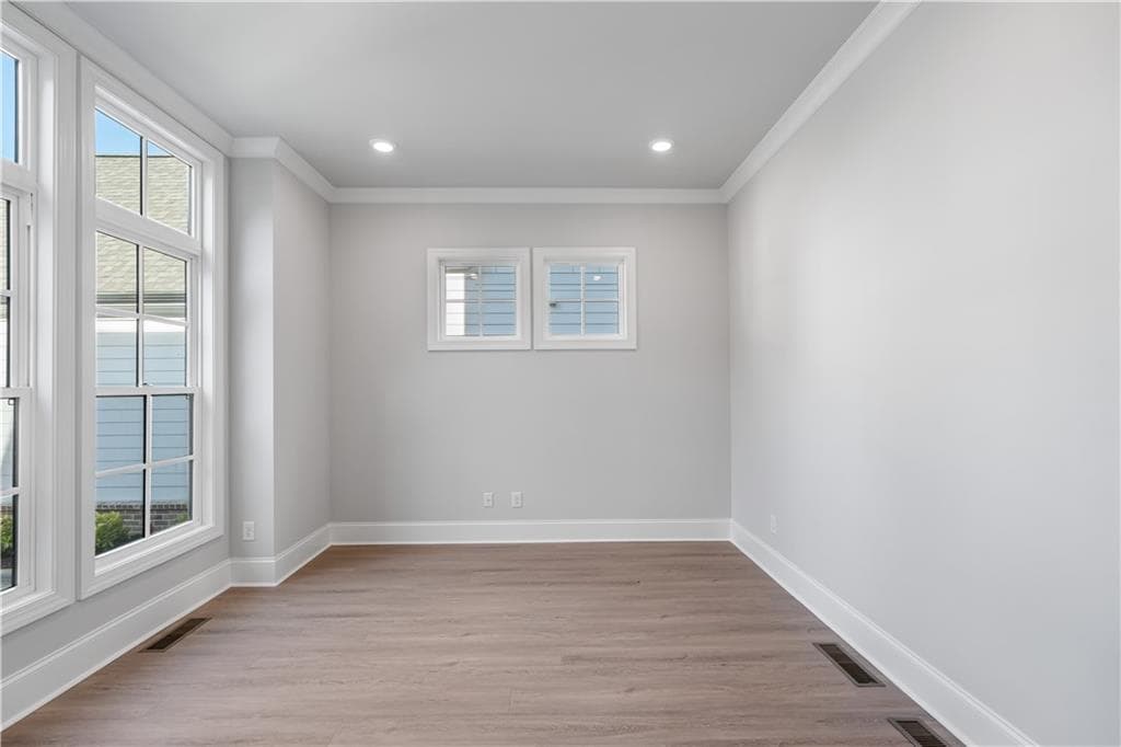 4 bedroom, 6 bathroom, 4,293 sq ft single family residence for sale at 5581 Broad River View, Peachtree Corners, GA 30092 — photo 7