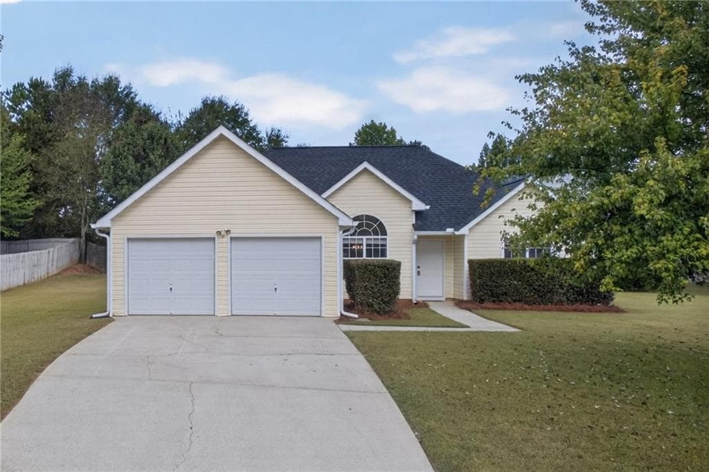 3 bedroom, 2 bathroom, 1,447 sq ft single family residence for sale at 4135 Green Field Drive, Douglasville, GA 30135