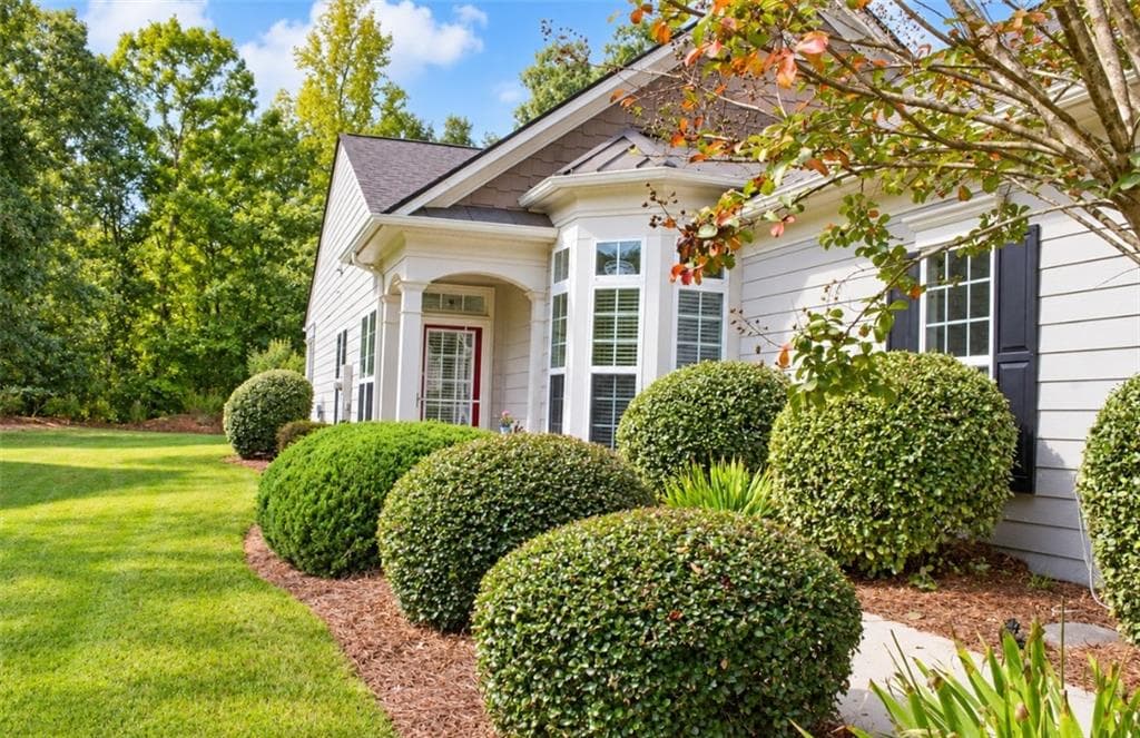 3 bedroom, 2 bathroom, 1,388 sq ft single family residence for sale at 144 Begonia Court, Griffin, GA 30223 — photo 2