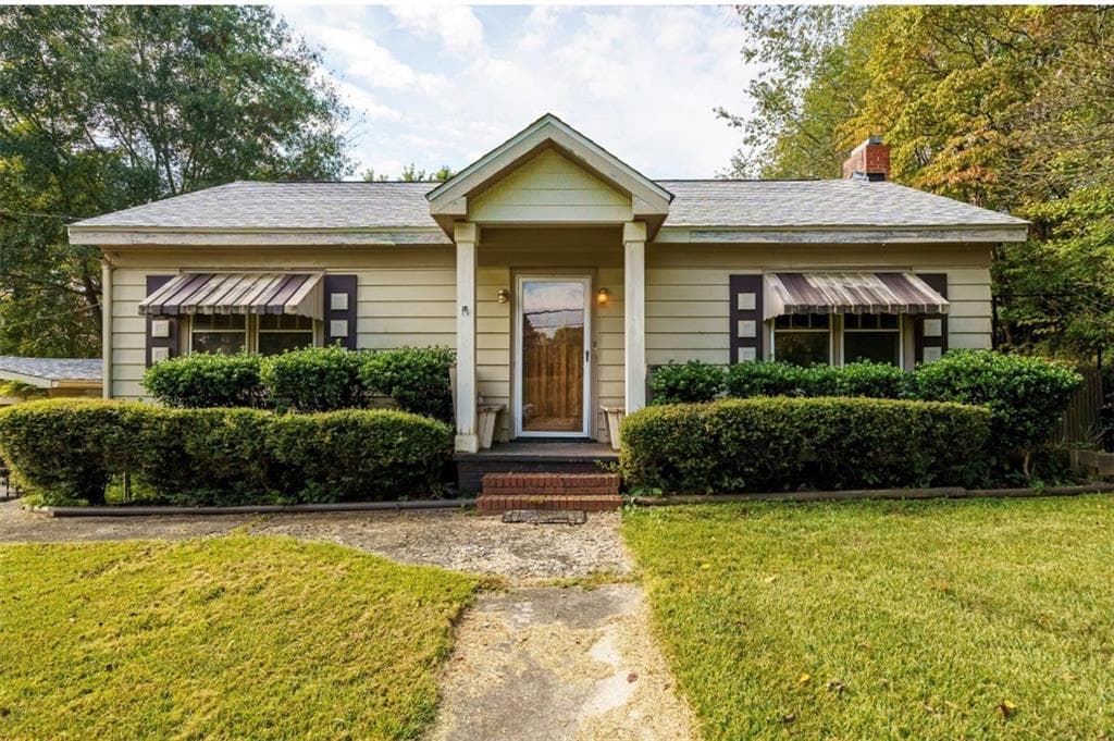 3 bedroom, 1 bathroom, 2,100 sq ft single family residence for sale at 175 A W Roberts Dr., Ball Ground, GA 30107 — photo 4