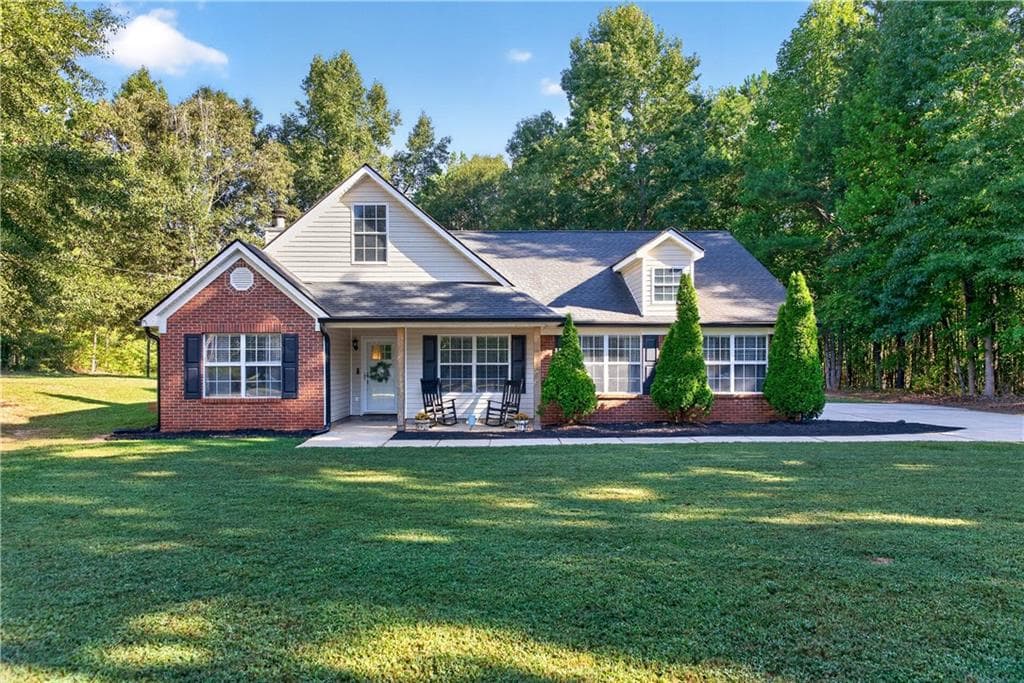 4 bedroom, 3 bathroom, 2,073 sq ft single family residence for sale at 449 Stallsworth Road, Mcdonough, GA 30252 — photo 2