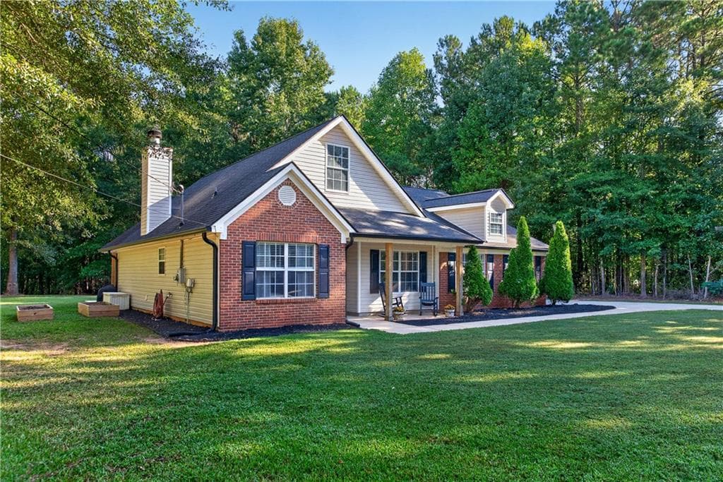 4 bedroom, 3 bathroom, 2,073 sq ft single family residence for sale at 449 Stallsworth Road, Mcdonough, GA 30252 — photo 4