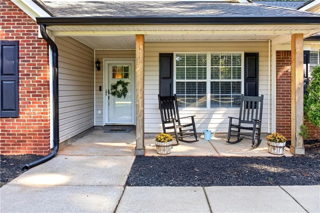 4 bedroom, 3 bathroom, 2,073 sq ft single family residence for sale at 449 Stallsworth Road, Mcdonough, GA 30252 — photo 5