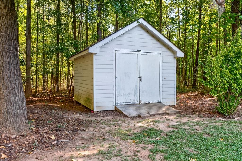 4 bedroom, 3 bathroom, 2,073 sq ft single family residence for sale at 449 Stallsworth Road, Mcdonough, GA 30252 — photo 8