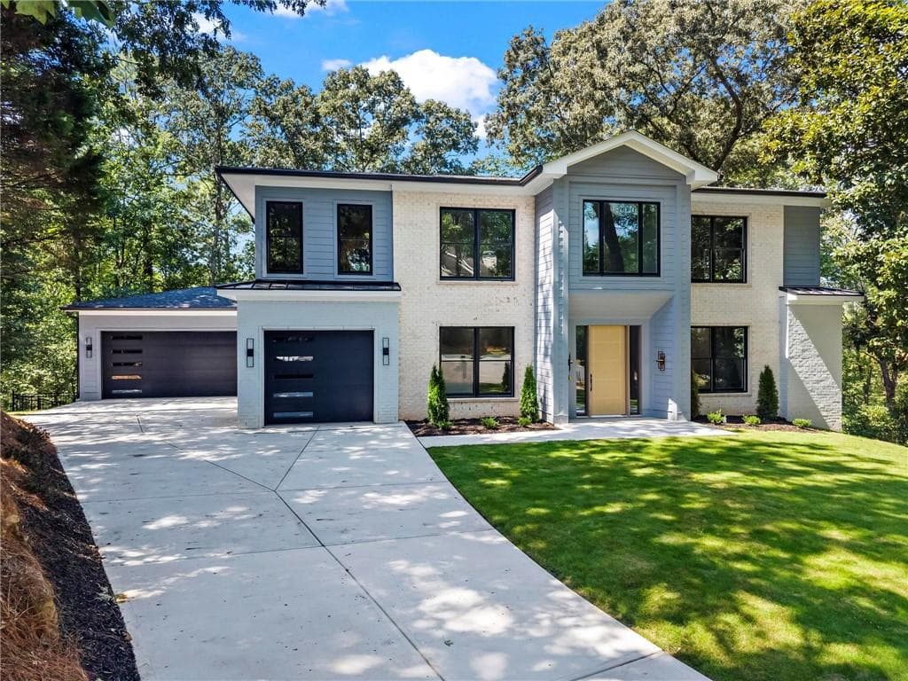 6 bedroom, 9 bathroom, 5,855 sq ft single family residence for sale at 233 Brookcliff Trace, Marietta, GA 30068 — photo 2