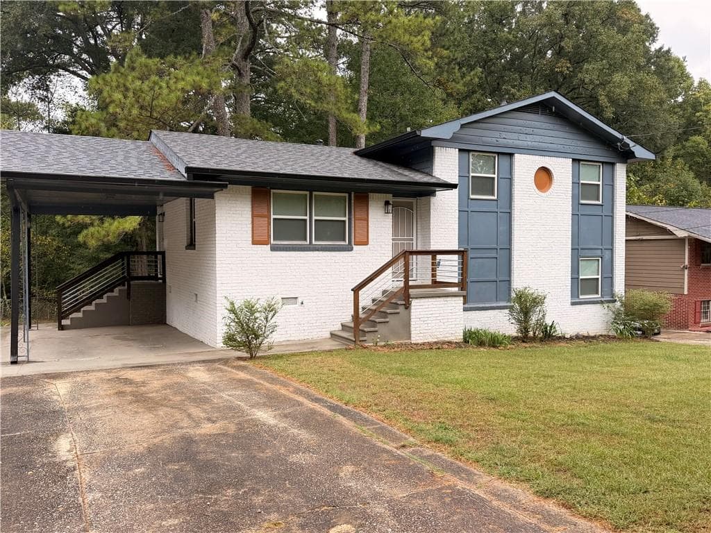 4 bedroom, 2 bathroom, 1,400 sq ft single family residence for sale at 3589 Eisenhower Circle, Atlanta, GA 30354