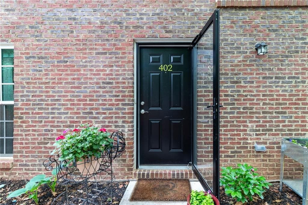 2 bedroom, 2 bathroom, 1,147 sq ft condominium for rent at 1166 Booth Road 402, Marietta, GA 30008 for $1,595 a month — photo 1 of 18