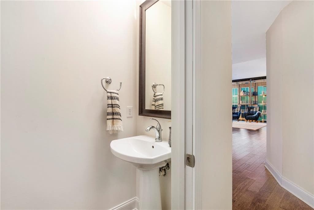 2 bedroom, 3 bathroom, 1,369 sq ft condominium for rent at 270 17th Street 2610, Atlanta, GA 30363 for $3,750 a month — photo 3