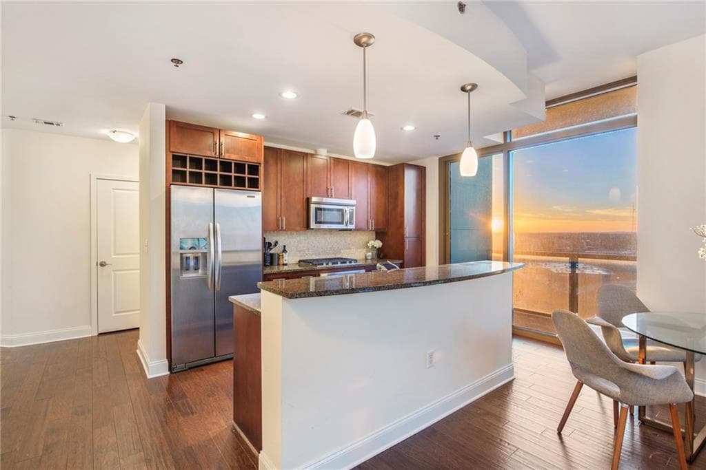 2 bedroom, 3 bathroom, 1,369 sq ft condominium for rent at 270 17th Street 2610, Atlanta, GA 30363 for $3,750 a month — photo 10