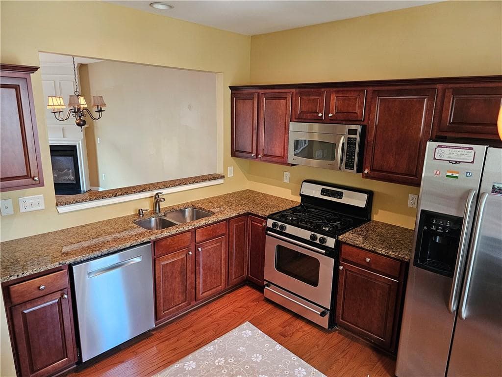 3 bedroom, 4 bathroom, 1,732 sq ft townhouse for rent at 1367 Thornborough Drive, Alpharetta, GA 30004 for $2,350 a month — photo 3