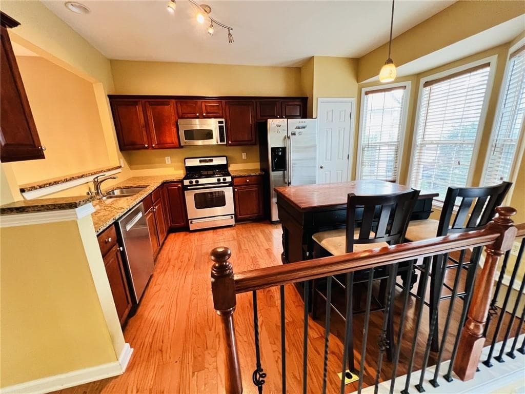 3 bedroom, 4 bathroom, 1,732 sq ft townhouse for rent at 1367 Thornborough Drive, Alpharetta, GA 30004 for $2,350 a month — photo 7