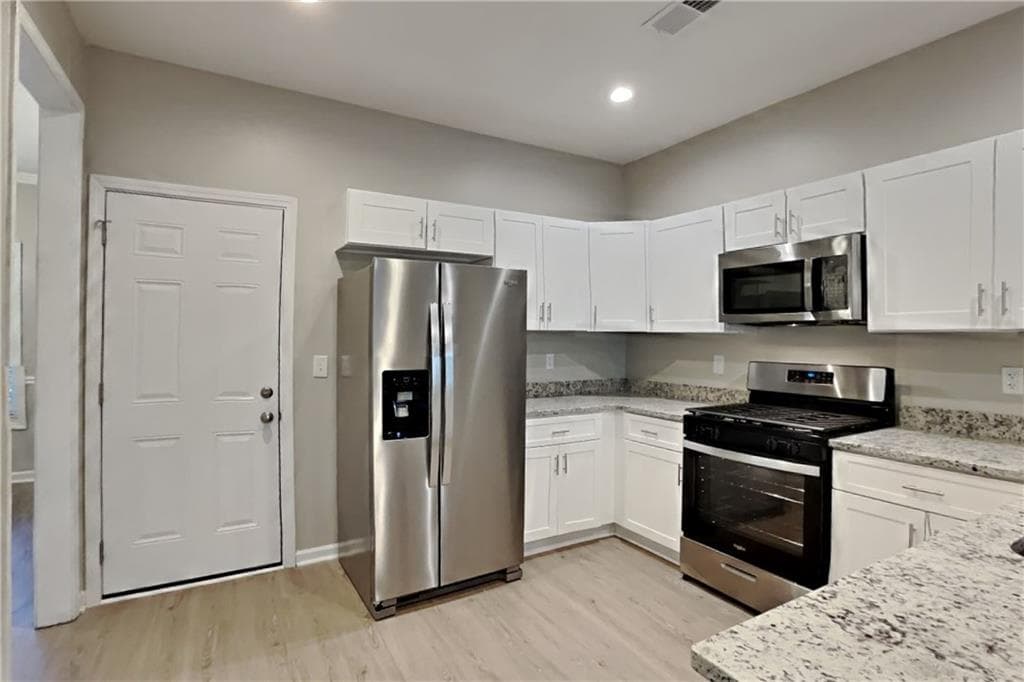 4 bedroom, 3 bathroom, 2,310 sq ft single family residence for rent at 5321 Yoshino Terrace, Powder Springs, GA 30127 for $2,350 a month — photo 5