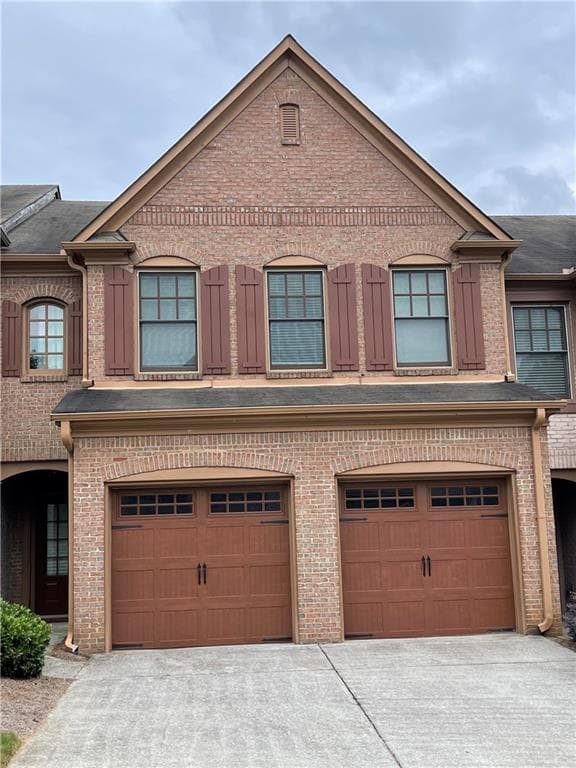 3 bedroom, 3 bathroom, 1,980 sq ft townhouse for rent at 4976 Berkeley Oak Drive, Peachtree Corners, GA 30092 for $2,500 a month — photo 1 of 19