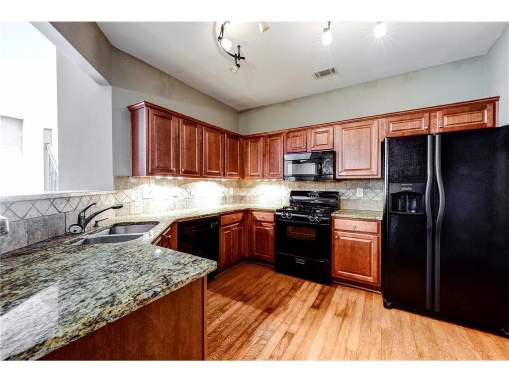 3 bedroom, 3 bathroom, 1,980 sq ft townhouse for rent at 4976 Berkeley Oak Drive, Peachtree Corners, GA 30092 for $2,500 a month — photo 10