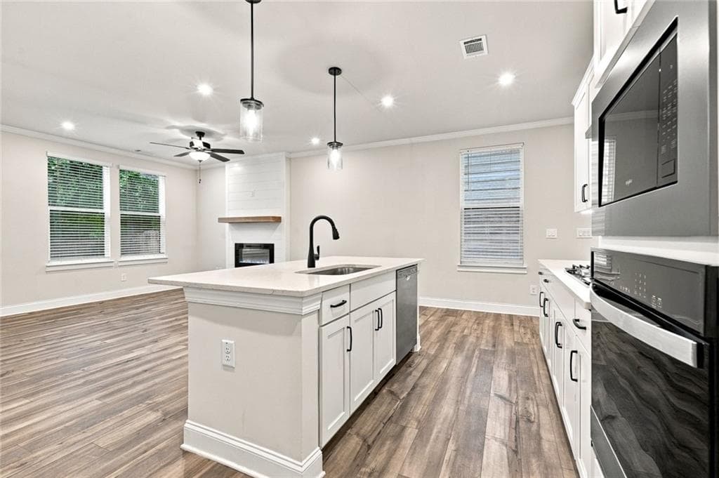 3 bedroom, 3 bathroom, 1,902 sq ft single family residence for rent at 823 Stickley Oak Way, Woodstock, GA 30189 for $2,600 a month — photo 9