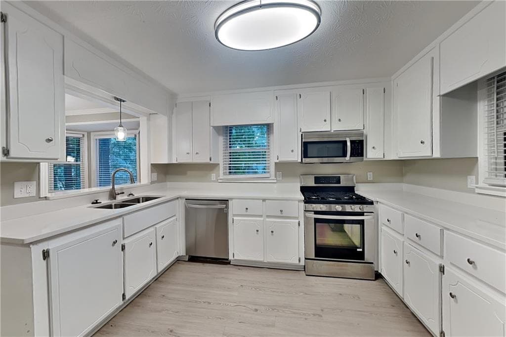 3 bedroom, 3 bathroom, 2,168 sq ft single family residence for rent at 523 Cherokee Mills Drive, Woodstock, GA 30189 for $2,400 a month — photo 6