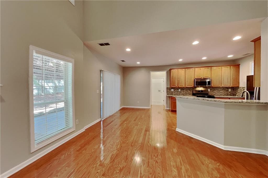 3 bedroom, 3 bathroom, 2,305 sq ft single family residence for rent at 6260 Vinings Vintage Drive, Mableton, GA 30126 for $2,675 a month — photo 3