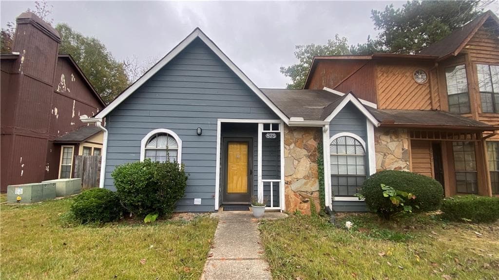 2 bedroom, 2 bathroom, 1,012 sq ft townhouse for rent at 875 Heritage Oaks Drive, Stone Mountain, GA 30088 for $1,850 a month — photo 1 of 10