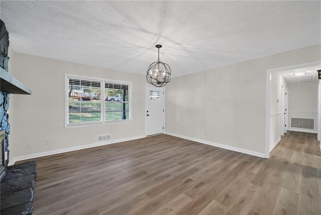 3 bedroom, 2 bathroom, 1,485 sq ft single family residence for sale at 3137 Esther Drive, Gainesville, GA 30504 — photo 3